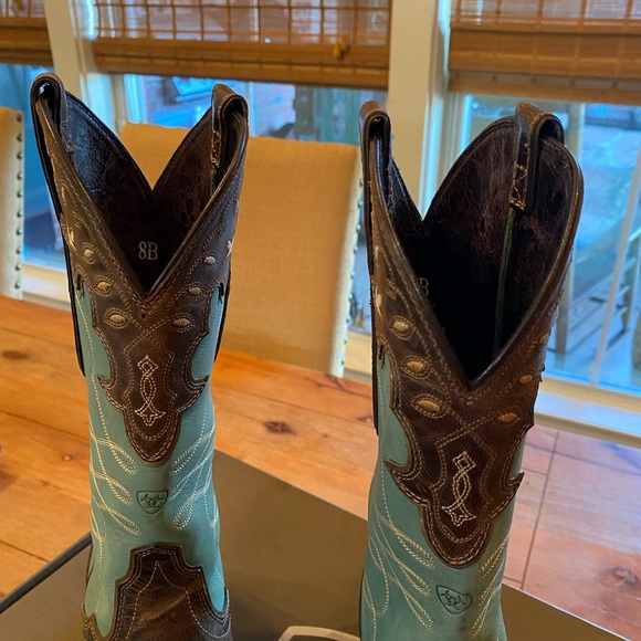 ARIAT women’s snip toe cowboy boots - Size 8 - Picture 3 of 6